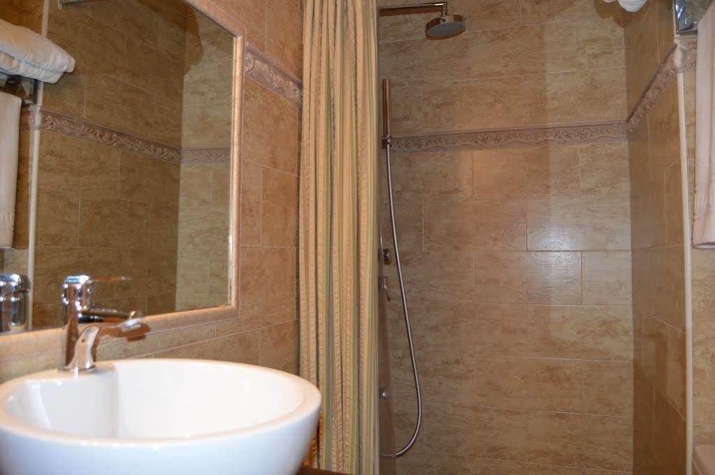 Cimavilla Rooms Gijon Exterior photo